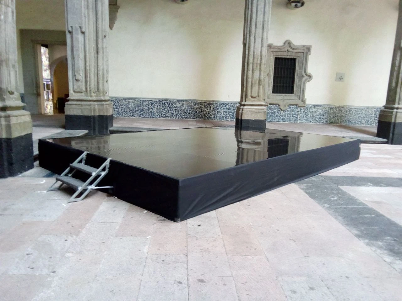 tarima-negro-cdmx